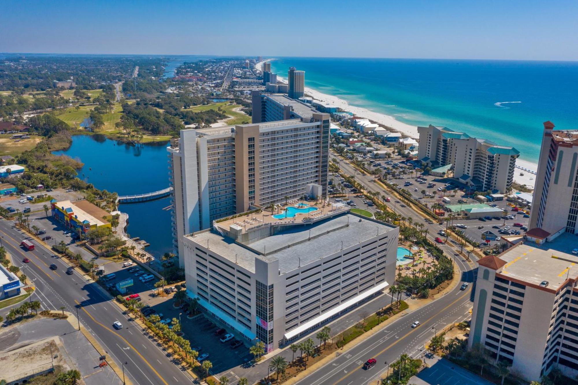 & Ocean Views! Steps To & Dining, Sleeps 9! Dolce Getaways Pcb Apartment *