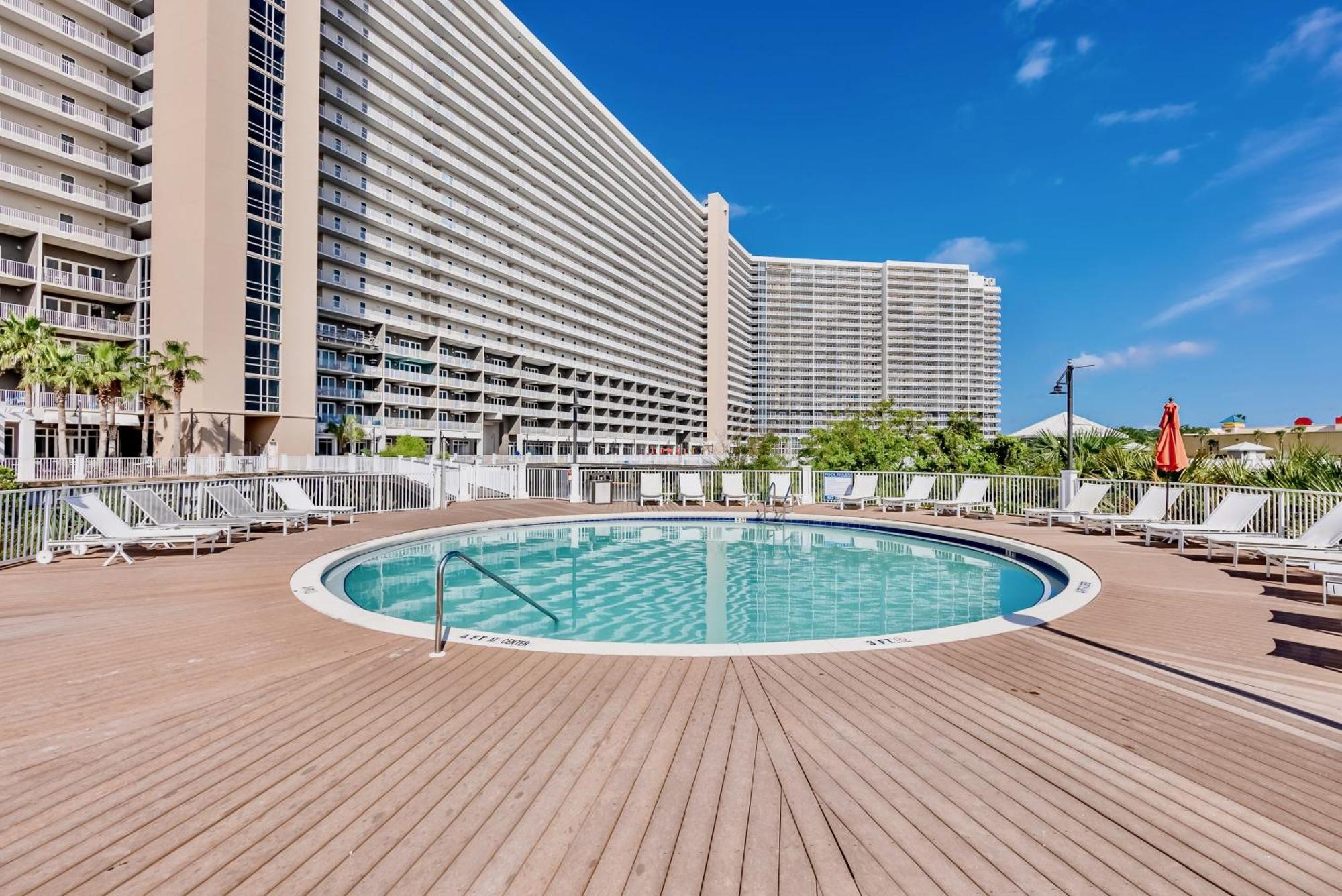 Apartment & Ocean Views! Steps To & Dining, Sleeps 9! Dolce Getaways Pcb