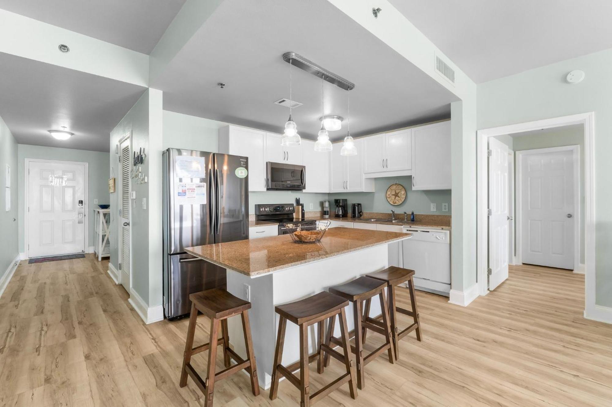 Apartment & Ocean Views! Steps To & Dining, Sleeps 9! Dolce Getaways Pcb *